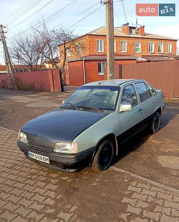 Седан Opel Kadett 1986 в Сумах