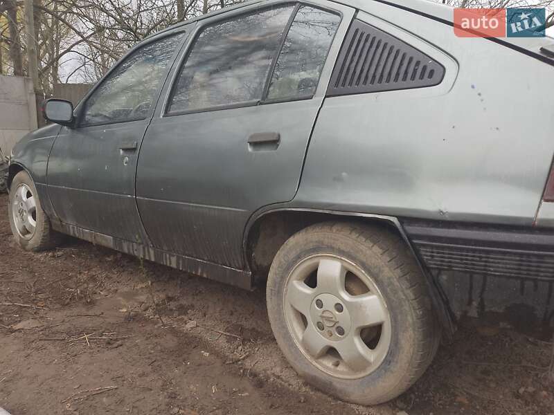 Хэтчбек Opel Kadett 1988 в Брусилове