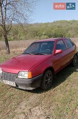 Хэтчбек Opel Kadett 1985 в 