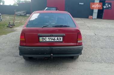 Хэтчбек Opel Kadett 1990 в 