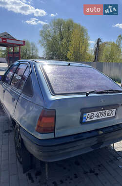 Хэтчбек Opel Kadett 1990 в 