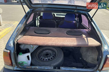 Хэтчбек Opel Kadett 1990 в 
