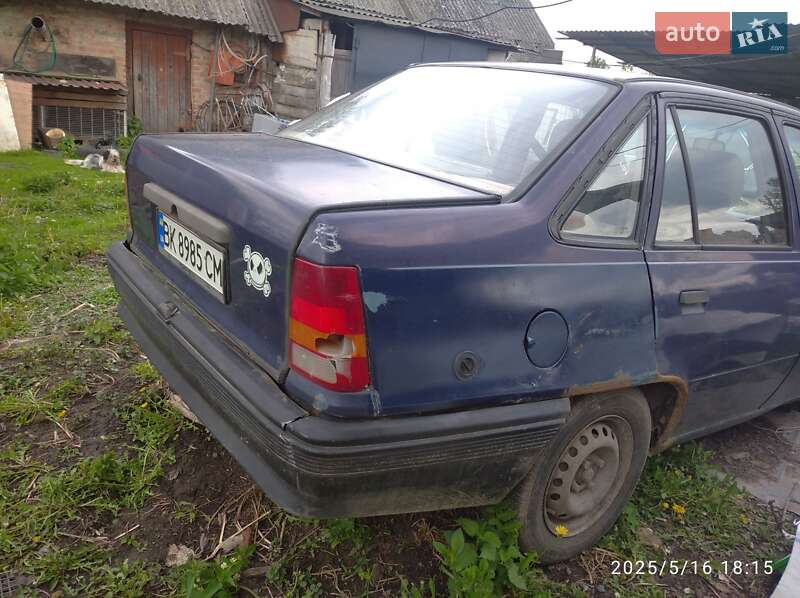 Седан Opel Kadett 1988 в Здолбуніві