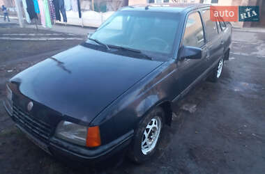 Седан Opel Kadett 1986 в Песочине
