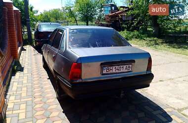 Седан Opel Kadett 1986 в 
