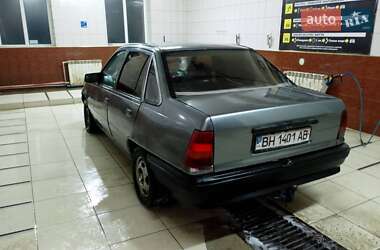 Седан Opel Kadett 1986 в 
