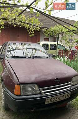 Седан Opel Kadett 1987 в Подволочиске