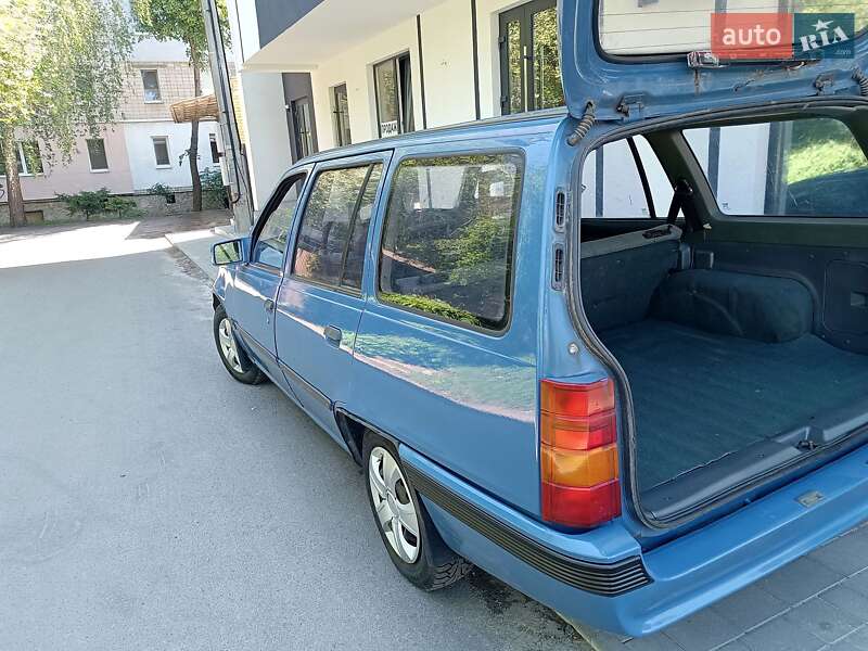 Универсал Opel Kadett 1988 в Виннице