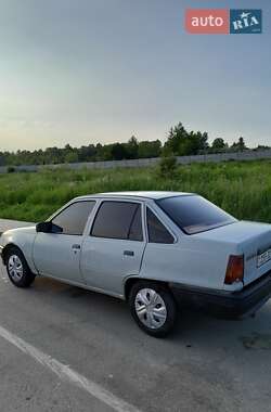 Седан Opel Kadett 1988 в Львові