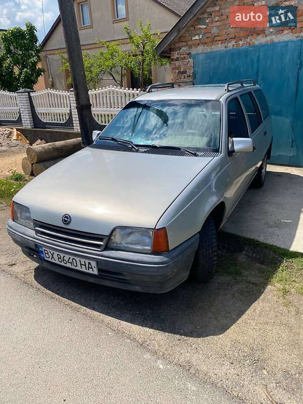 Універсал Opel Kadett 1989 в 