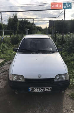 Седан Opel Kadett 1989 в Луцьку