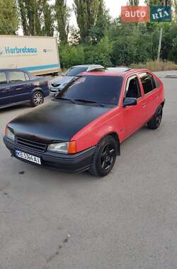 Хэтчбек Opel Kadett 1986 в Кривом Роге