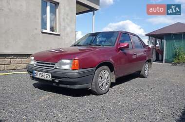 Седан Opel Kadett 1990 в Костополе