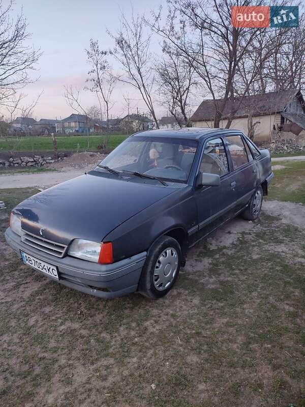 Седан Opel Kadett 1990 в Мурафе