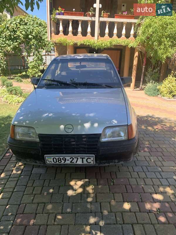 Универсал Opel Kadett 1987 в Ивано-Франковске