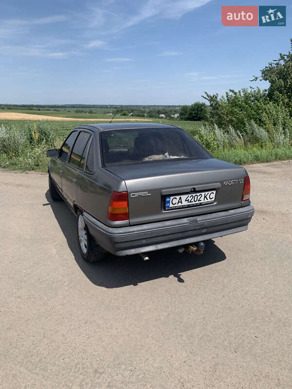 Седан Opel Kadett 1988 в Мироновке фото 4 Седан Opel Kadett 1988 в Мироновке