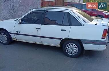 Седан Opel Kadett 1988 в Чернігові