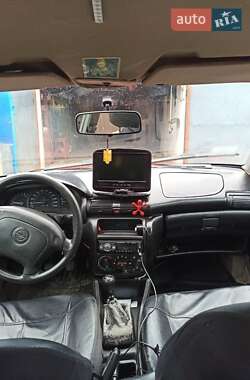 Седан Opel Kadett 1988 в Вижниці