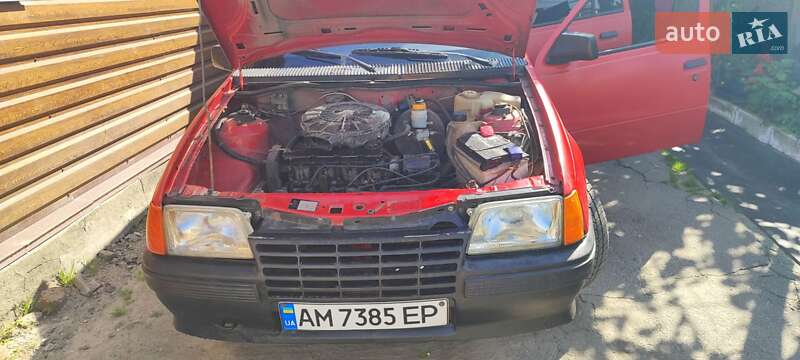 Універсал Opel Kadett 1988 в Звягелі