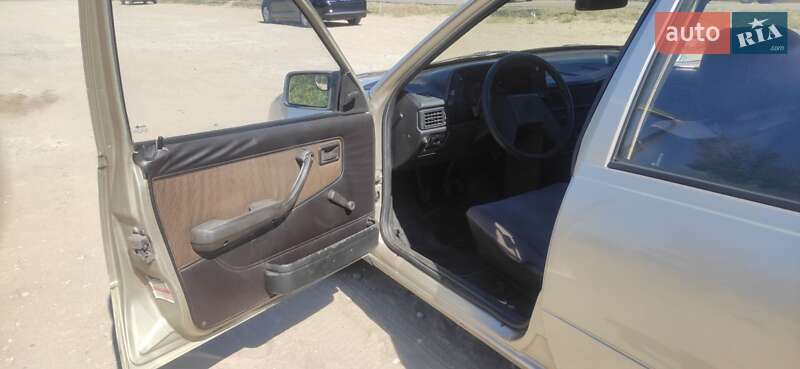 Хэтчбек Opel Kadett 1987 в Запорожье фото 10 Хэтчбек Opel Kadett 1987 в Запорожье