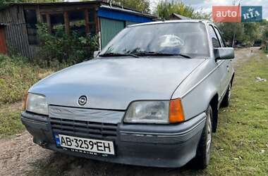 Седан Opel Kadett 1987 в Виннице