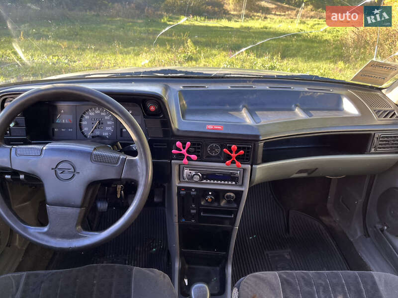 Хетчбек Opel Kadett 1988 в Первомайську фото 21 Хетчбек Opel Kadett 1988 в Первомайську