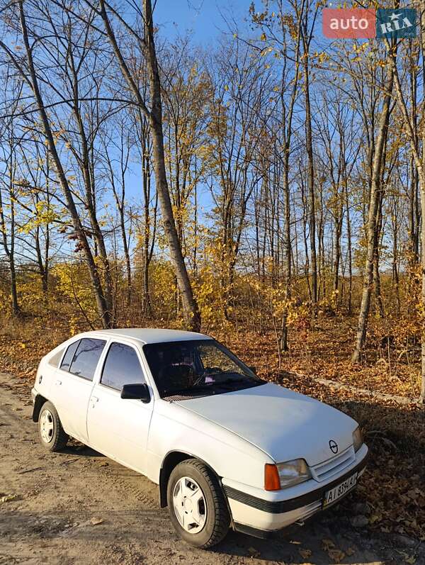 Седан Opel Kadett 1988 в Смеле
