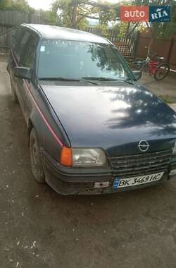 Универсал Opel Kadett 1987 в Кременце