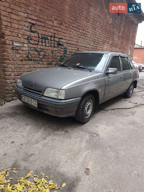 Седан Opel Kadett 1988 в Чернигове фото 4 Седан Opel Kadett 1988 в Чернигове