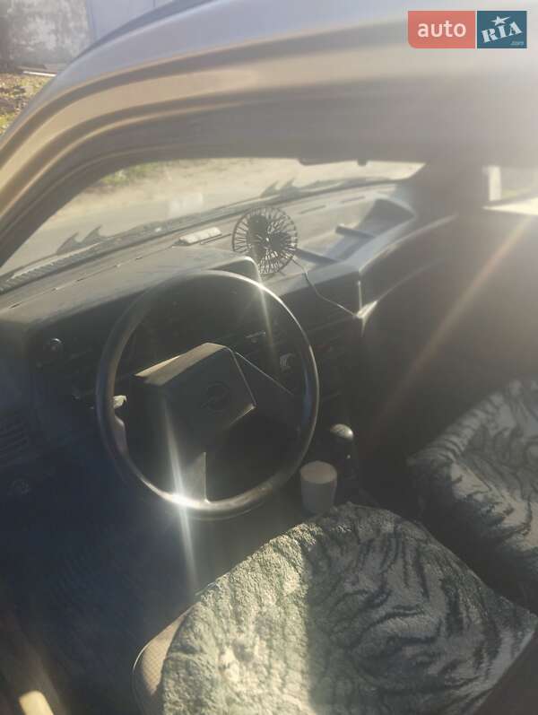 Седан Opel Kadett 1988 в Ковеле фото 2 Седан Opel Kadett 1988 в Ковеле
