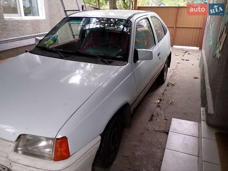 Хэтчбек Opel Kadett 1985 в Каменском фото 2 Хэтчбек Opel Kadett 1985 в Каменском