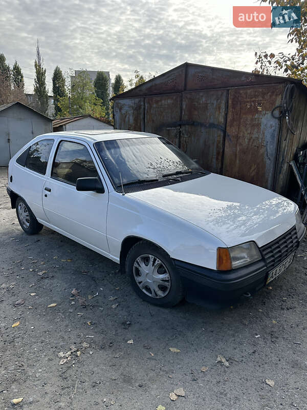 Хэтчбек Opel Kadett 1987 в Киеве фото Хэтчбек Opel Kadett 1987 в Киеве