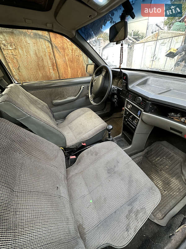Хэтчбек Opel Kadett 1987 в Киеве фото 4 Хэтчбек Opel Kadett 1987 в Киеве
