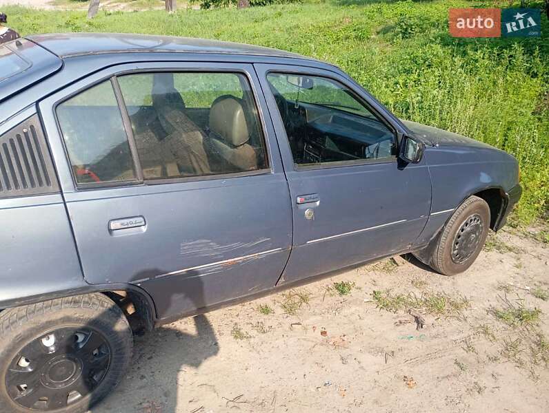 Хэтчбек Opel Kadett 1988 в Бучаче фото 4 Хэтчбек Opel Kadett 1988 в Бучаче