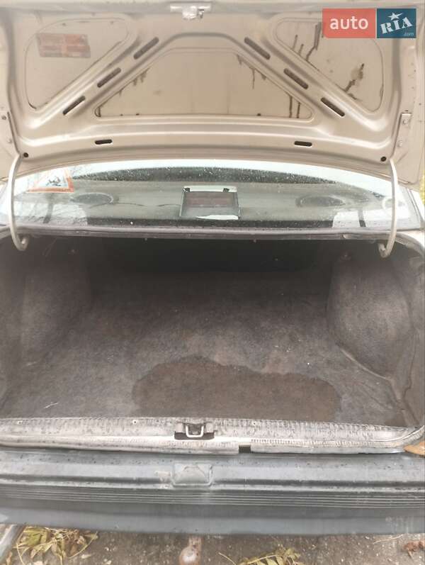 Седан Opel Kadett 1988 в Городку