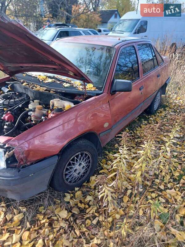 Седан Opel Kadett 1990 в Каменском фото 7 Седан Opel Kadett 1990 в Каменском