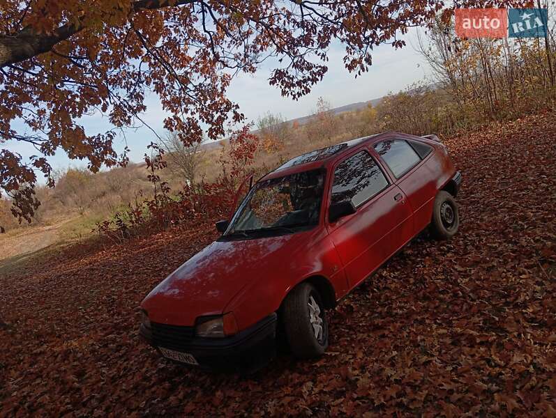 Хэтчбек Opel Kadett 1986 в Черновцах