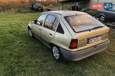 Хэтчбек Opel Kadett 1988 в Щирце