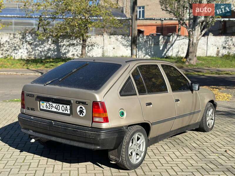 Хэтчбек Opel Kadett 1988 в Николаеве