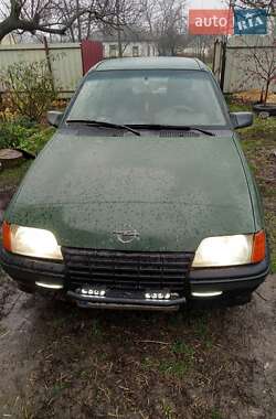 Хэтчбек Opel Kadett 1987 в Шполе