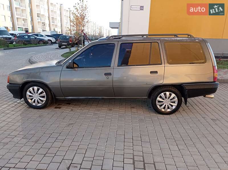 Универсал Opel Kadett 1990 в Одессе