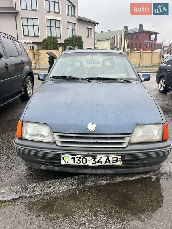 Универсал Opel Kadett 1989 в Прилуках
