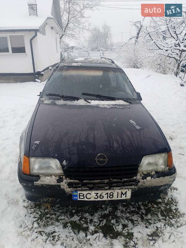 Універсал Opel Kadett 1986 в Львові