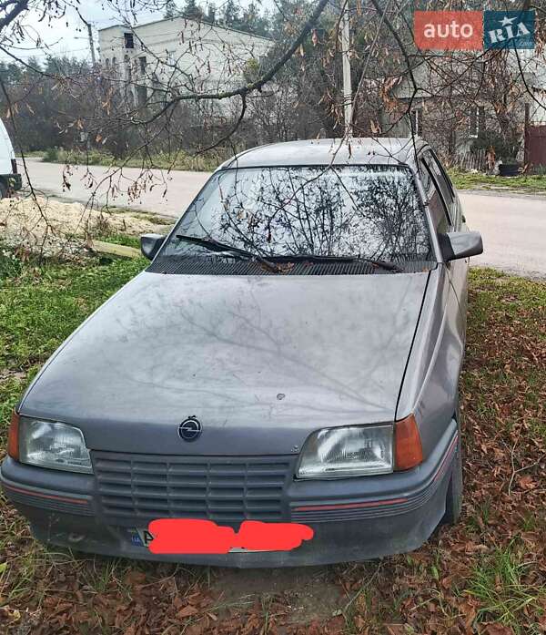 Седан Opel Kadett 1988 в Житомире