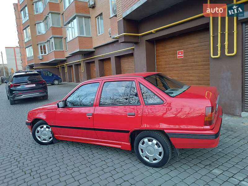 Седан Opel Kadett 1990 в Виннице