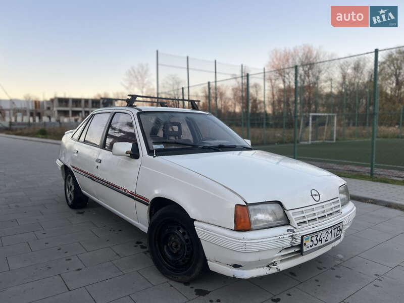 Седан Opel Kadett 1988 в Самборе