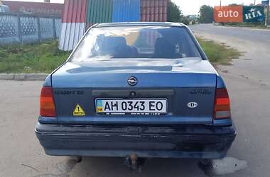 Седан Opel Kadett 1989 в Охтирці