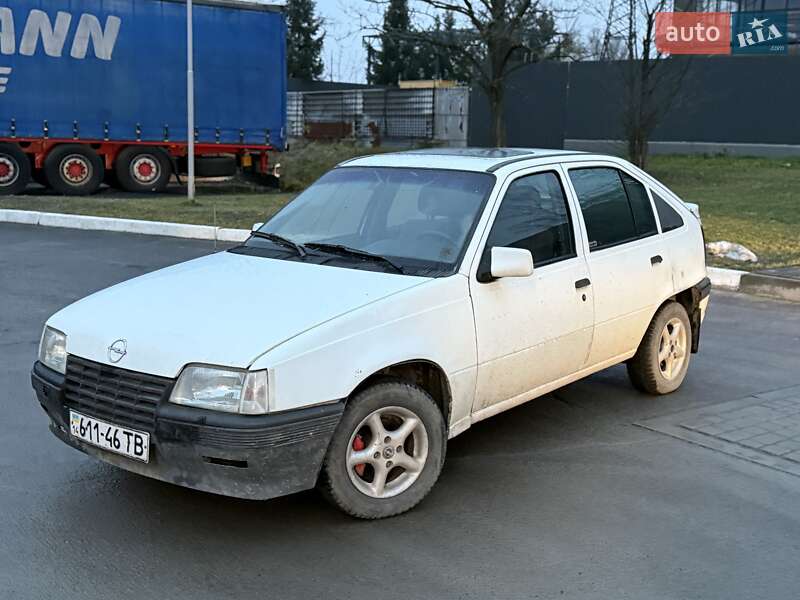 Хэтчбек Opel Kadett 1987 в Львове