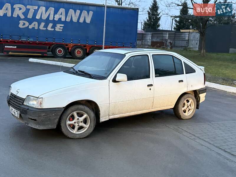 Хэтчбек Opel Kadett 1987 в Львове