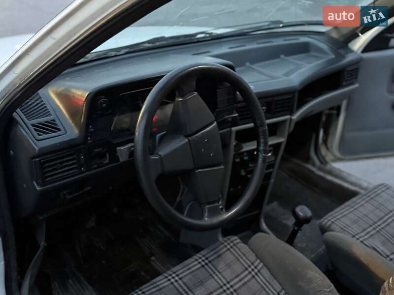 Хэтчбек Opel Kadett 1987 в Львове